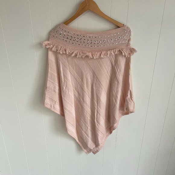 Beautiful Poncho - Picture 8 of 8